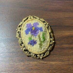 🪻Vintage needlepoint brooch & pendant (2-in-1)